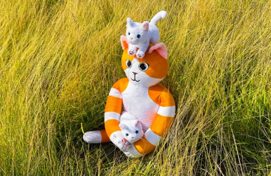 Orwa and Wumi, Fimico's unique hug toy and posable toy, designed to hug & be hug.