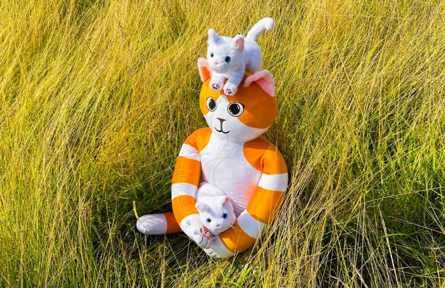 Orwa and Wumi, Fimico's unique hug toy and posable toy, designed to hug & be hug.